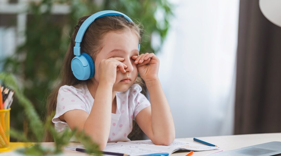 Screen Time, Digital Devices & Eye Strain: Tips for St. Louis Workers & Students